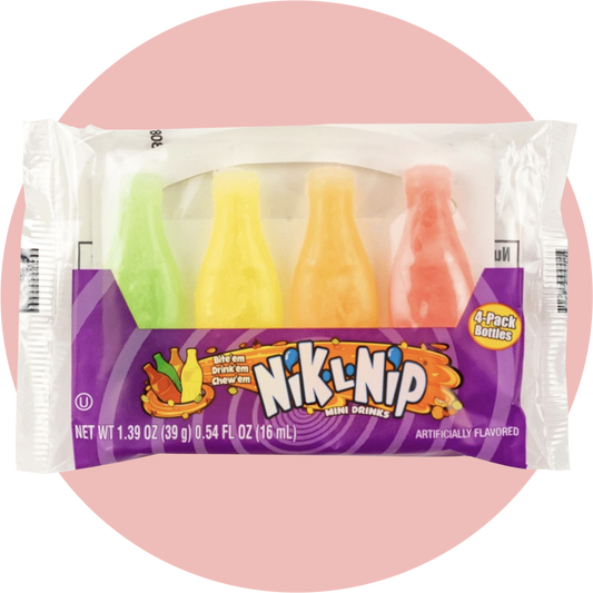 Nik-L-Nip Wax Candy Fläschchen mit fruchtiger Füllung aus Sirup, umgeben von essbarem Wachs