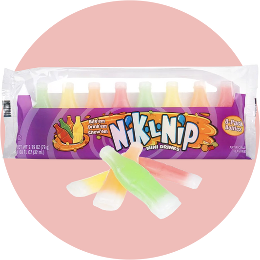 Nik L Nip Wax Candy Fläschchen mit fruchtiger Füllung aus Sirup, umgeben von essbarem Wachs